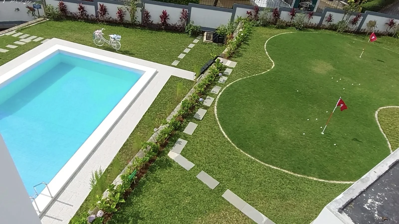 Kolam renang privat My Dream Villa dilihat dari atas